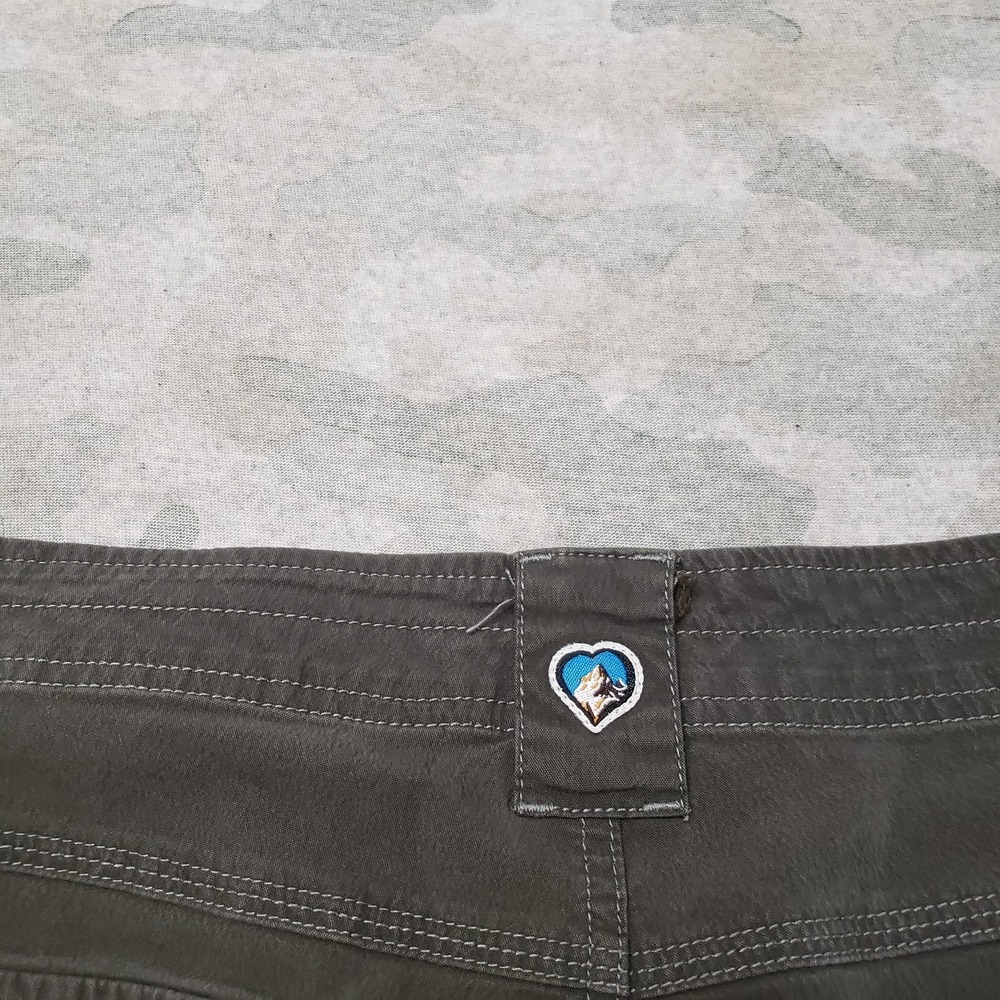 Kuhl Shorts Womens 10 Gray Cargo Pockets Outdoors Hiking Travel - Picture 10 of 11